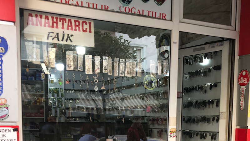 WhatsApp ile iletişim