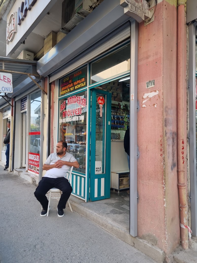 WhatsApp ile iletişim