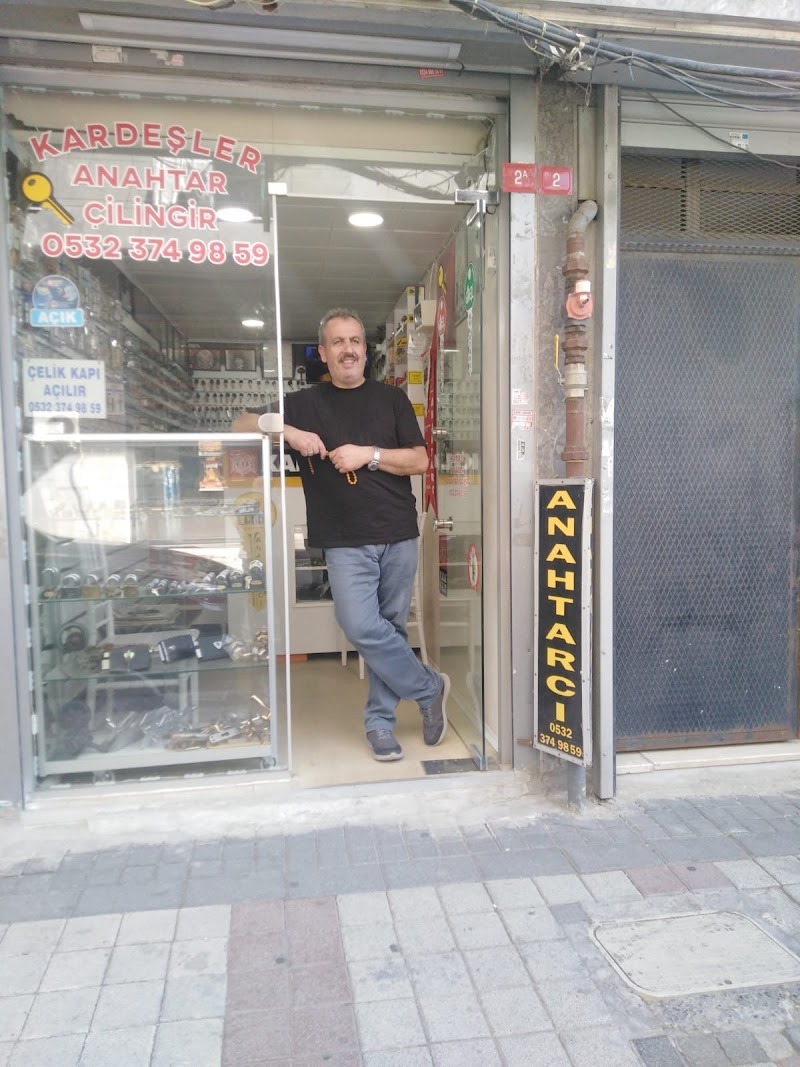 WhatsApp ile iletişim