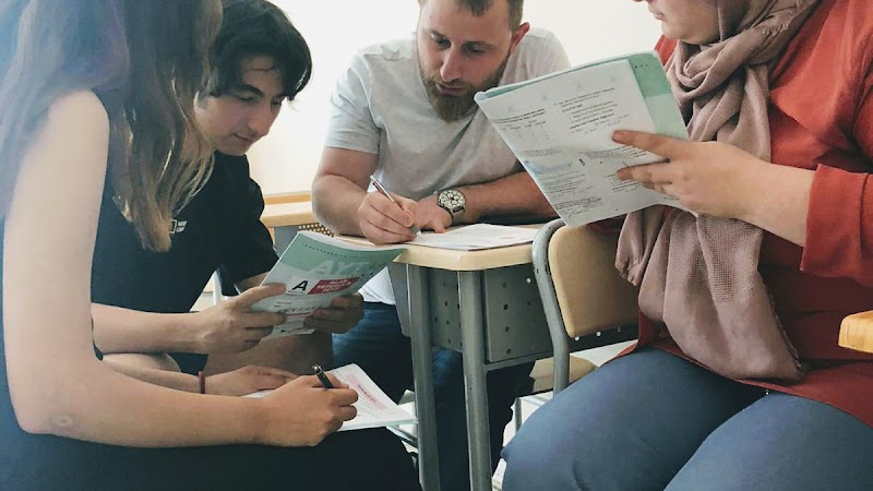 WhatsApp ile iletişim