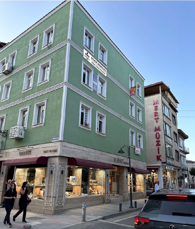 WhatsApp ile iletişim