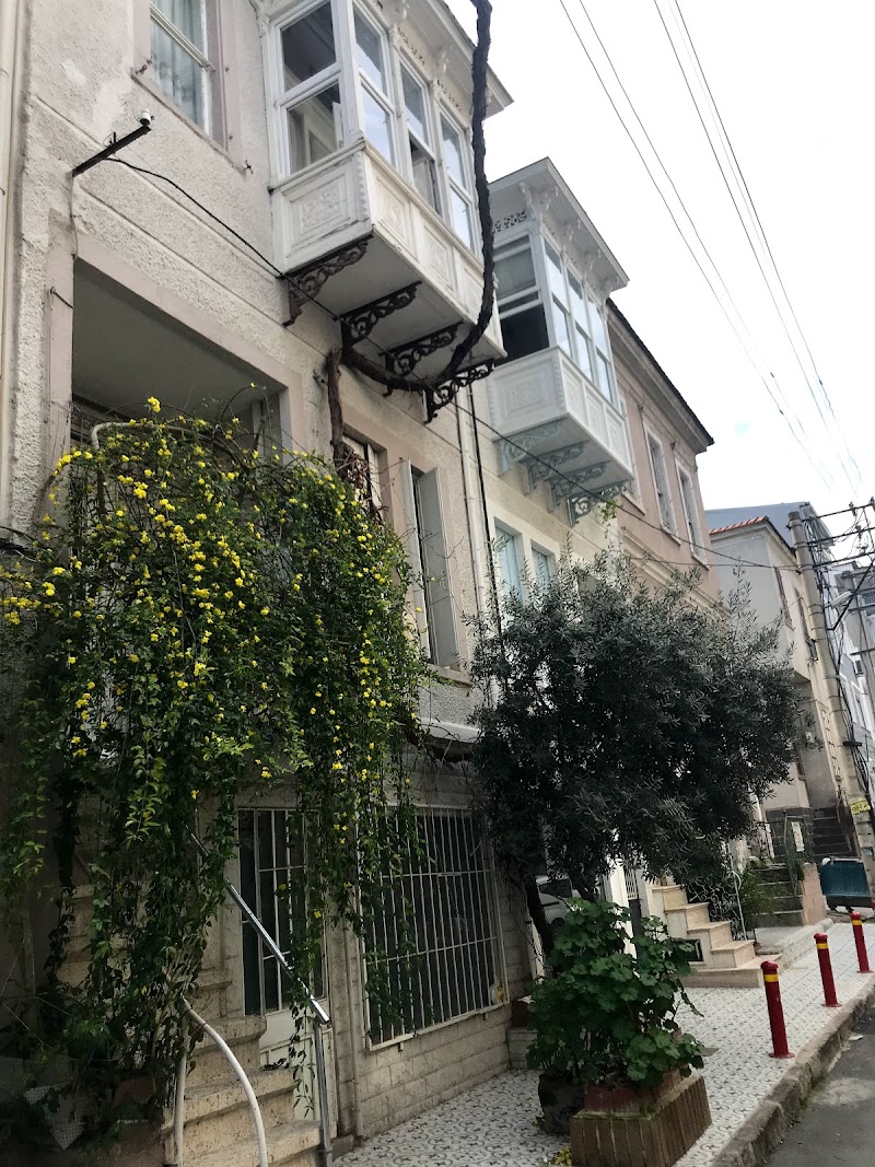 WhatsApp ile iletişim